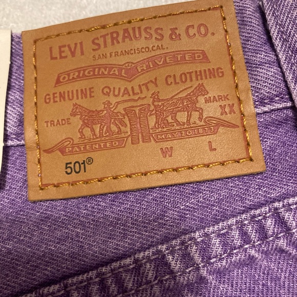 Free People/ Levi’s shorts - Picture 6 of 10